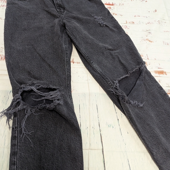 Abercrombie and Fitch The 90's Straight Ultra High Rise jeans - Picture 2 of 7